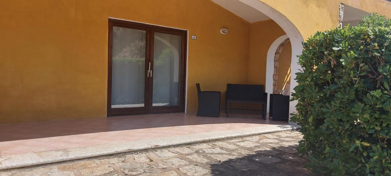 Domus Liscia Di Vacca Aparthotel Exterior foto
